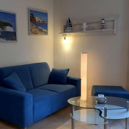 Elegant Apartment With Garden In 깅슈트 외부 사진