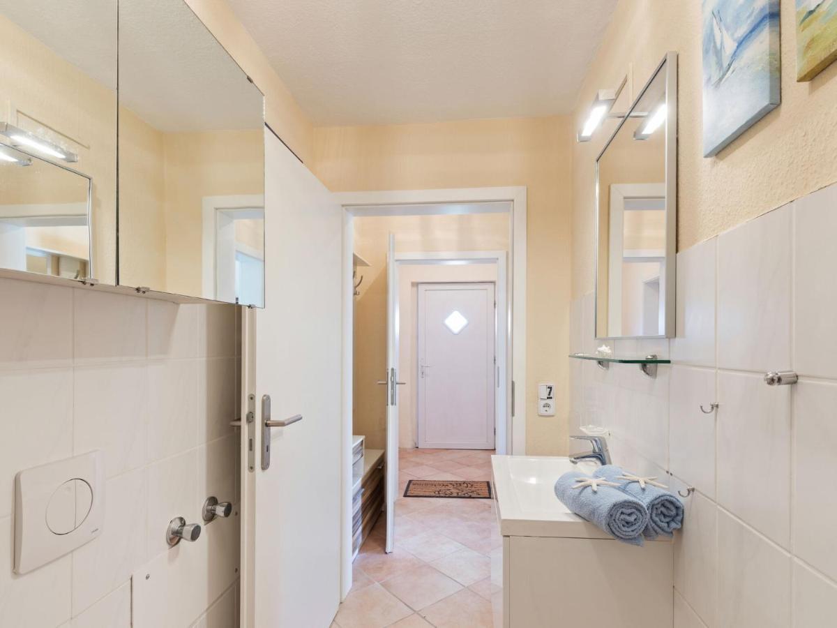 Elegant Apartment With Garden In 깅슈트 외부 사진