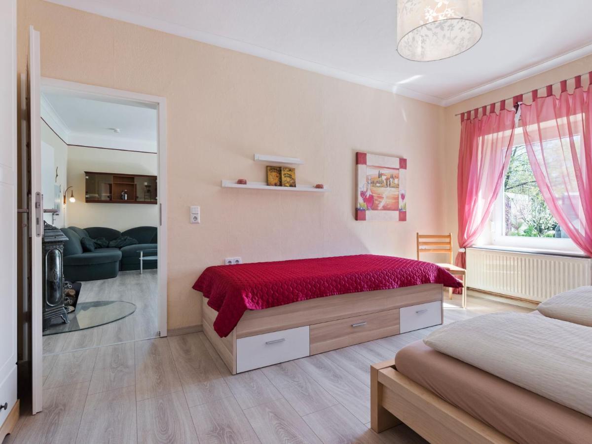 Elegant Apartment With Garden In 깅슈트 외부 사진